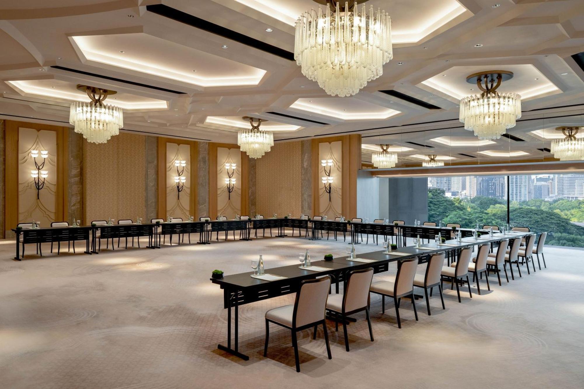 酒店 Dusit Thani 5*